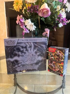 Pokemon TCG Mega Evolution: Pitch Black Elite Trainer Box + Booster